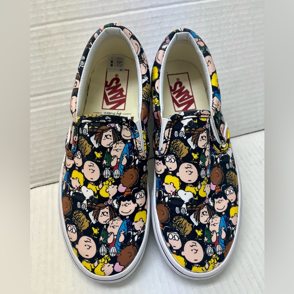 Vans Classic Slip-On x Peanuts The Gang/Black Shoes Brand New with Damaged Box